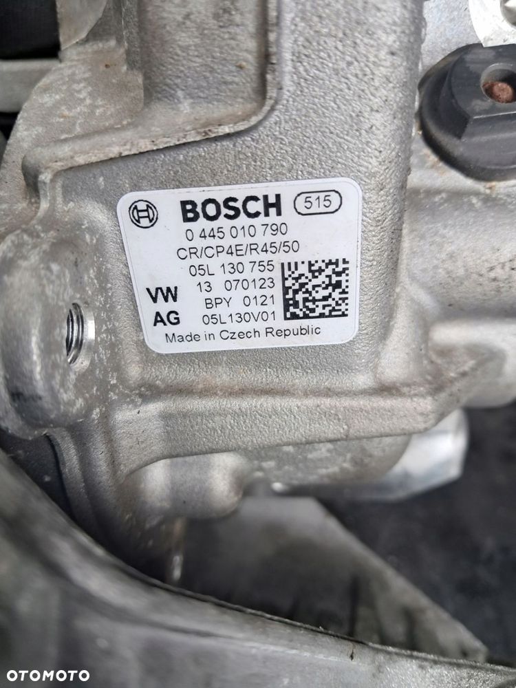 VW AUDI SEAT SKODA Pompa wysokiego ciśnienia wtryskowa 05L130755 26TYS - 1