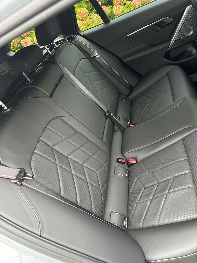 BMW i5 - 23