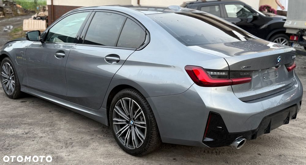 BMW Seria 3 330e PHEV xDrive M Sport Edition sport - 4