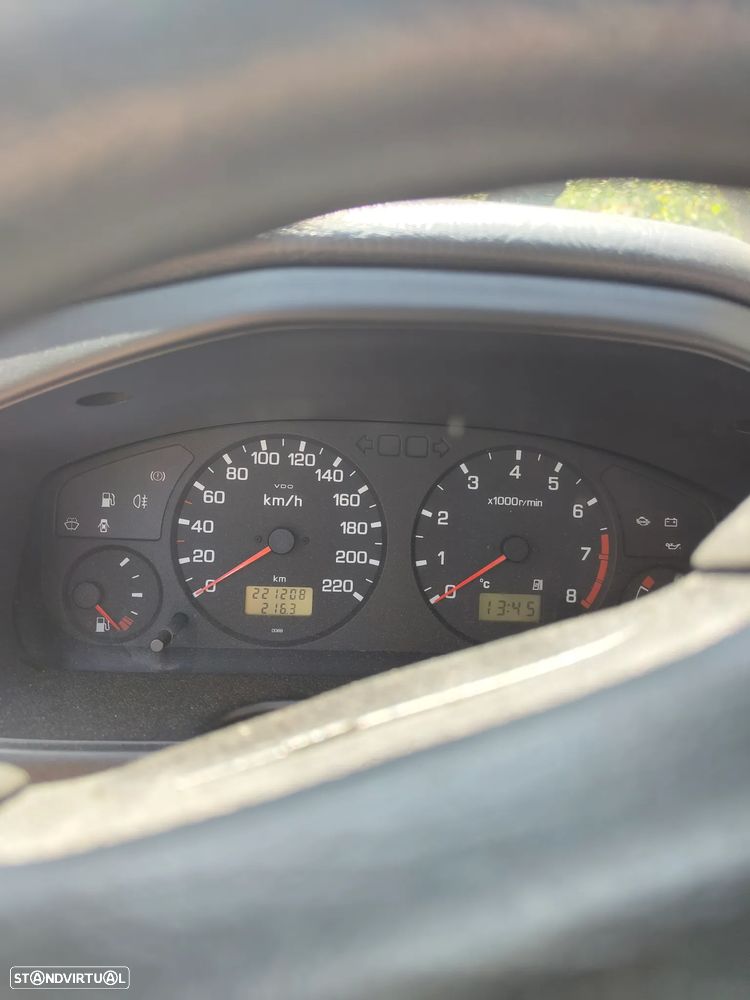 Nissan Primera Hatchback 1.6 SLX - 7