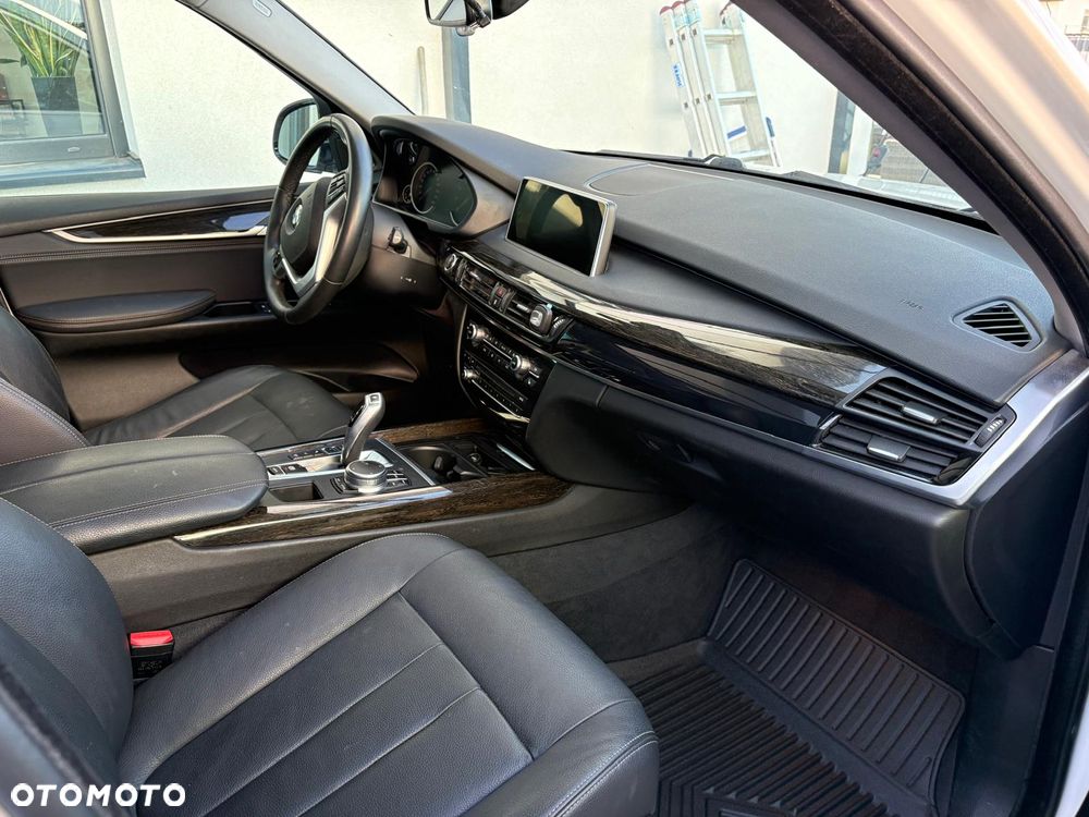 BMW X5 xDrive35i - 26