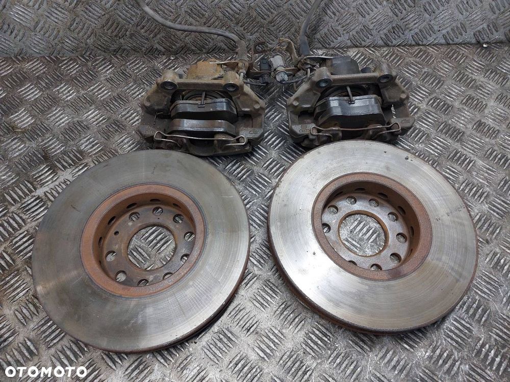 TARCZE HAMULCOWE PRZÓD + KLOCKI + ZACISKI PASSAT B5 1.9 TDI ID: 240281 - 3