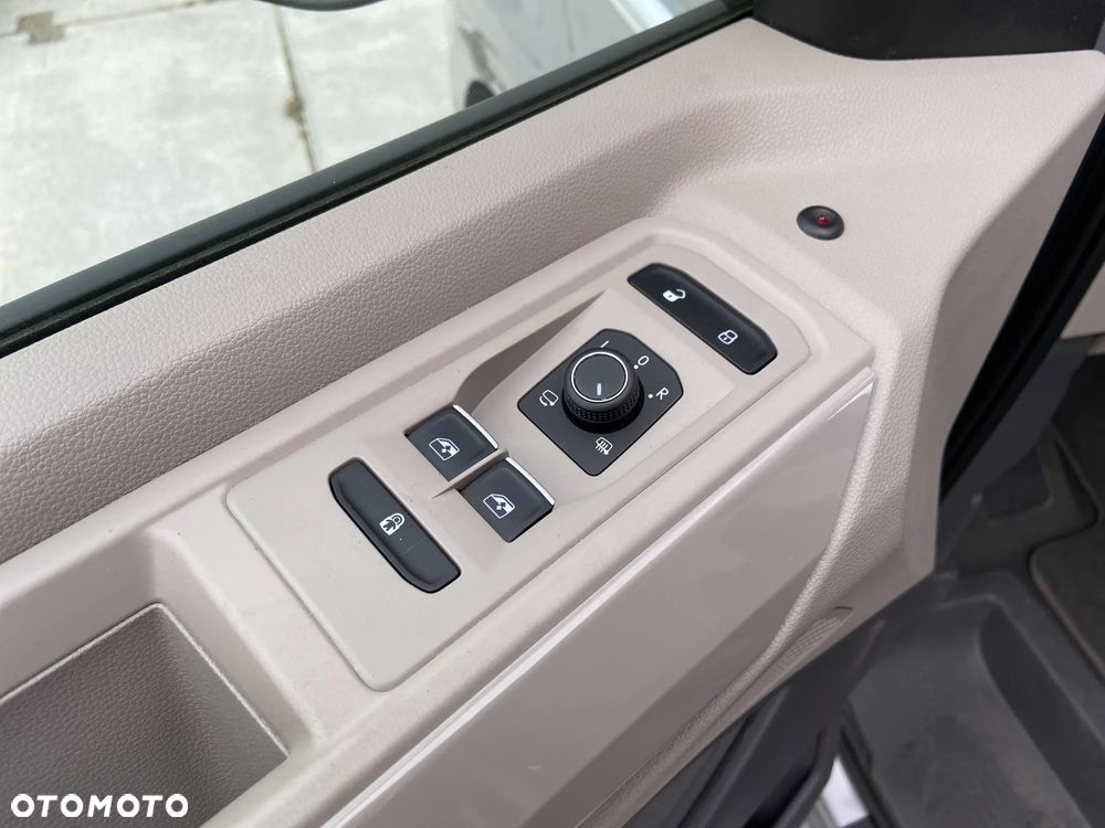 Volkswagen Multivan 2.0 TDI L1 Style DSG - 30