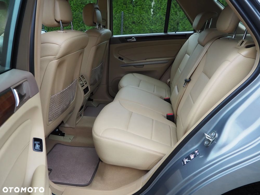 Mercedes-Benz ML - 21