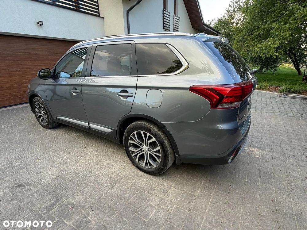 Mitsubishi Outlander - 9