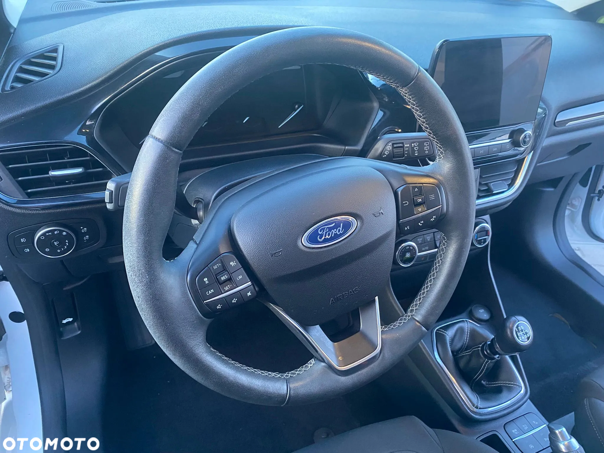 Ford Fiesta 1.0 EcoBoost mHEV Titanium - 14