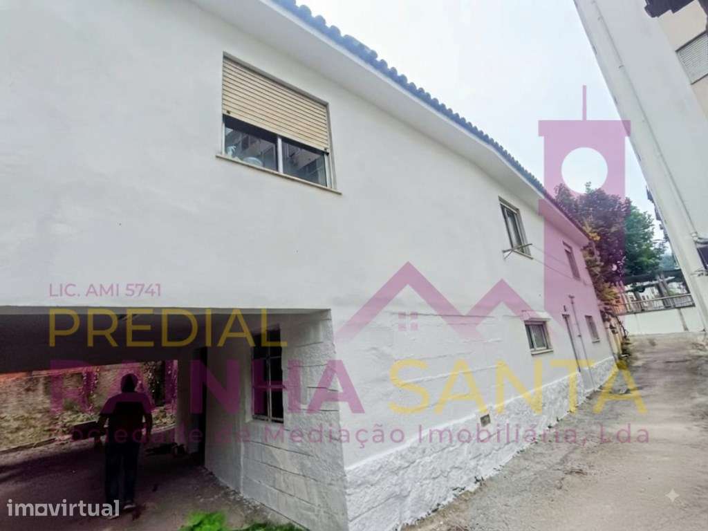 Moradia em 2 pisos para reabilitar. Quintal e anexo-Lousã - Grande imagem: 2/17