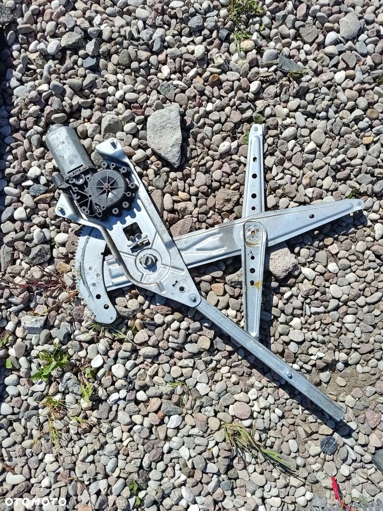 PODNOŚNIK SZYBY LEWY PRZÓD EU 400370A RENAULT LAGUNA 1 I 98R - 1