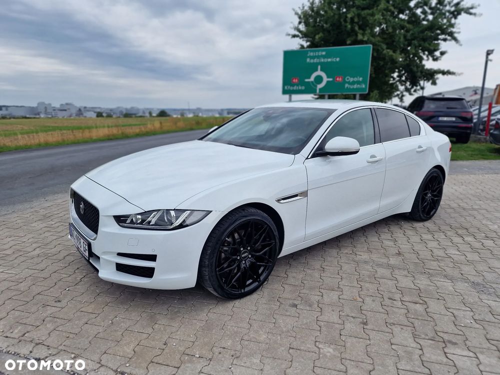 Jaguar XE 20d AWD R-Sport - 2