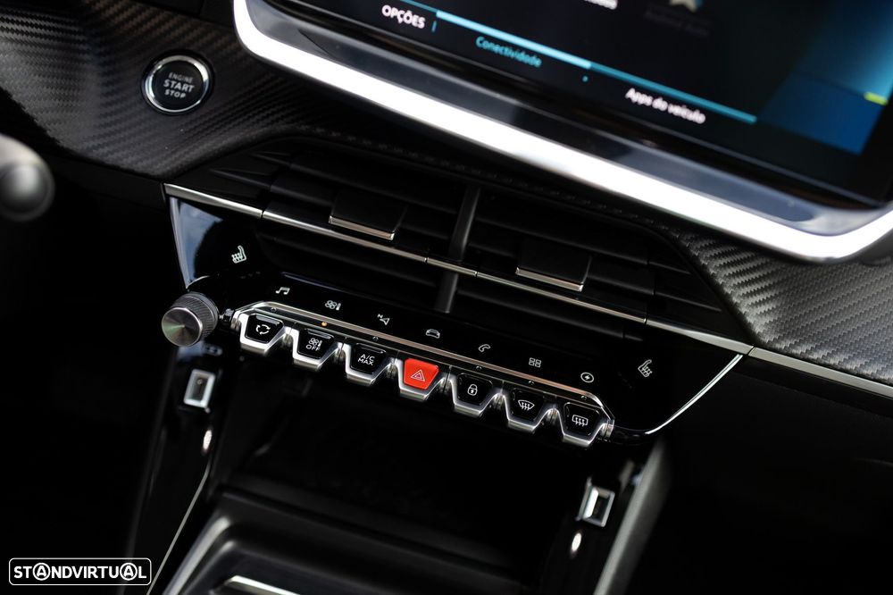 Peugeot e-2008 Allure - 8