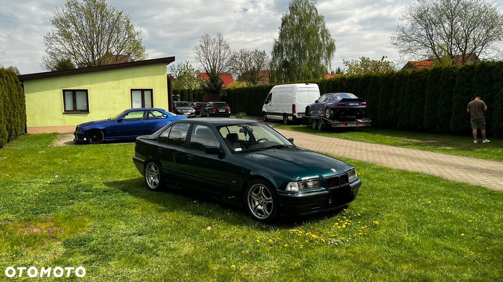 BMW Seria 3 325i - 7