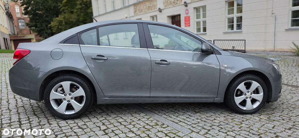 Chevrolet Cruze 1.8 LT+ - 29
