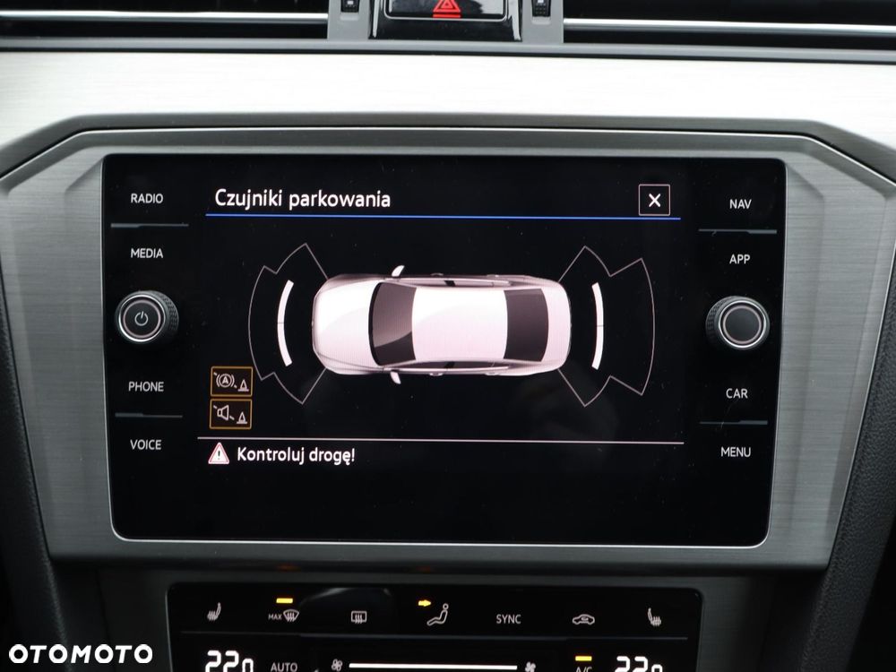 Volkswagen Passat - 17