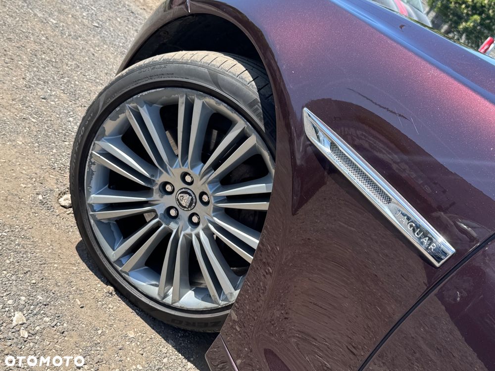 Jaguar XJ 3.0 D V6 LWB Premium Luxury - 17