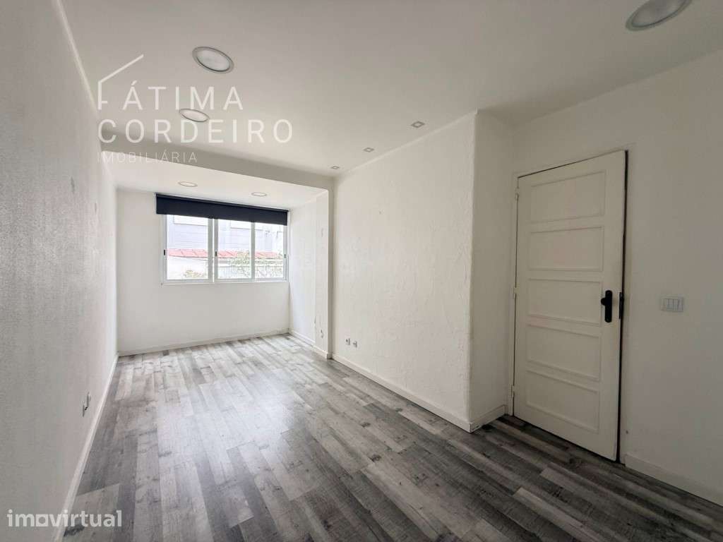 T2 remodelado para arrendamento, situado em Cacilhas - Grande imagem: 4/16
