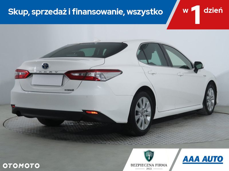 Toyota Camry - 6