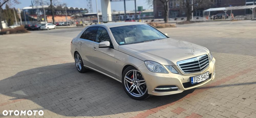 Mercedes-Benz Klasa E 250 CGI BlueEFFICIENCY Avantgarde - 4