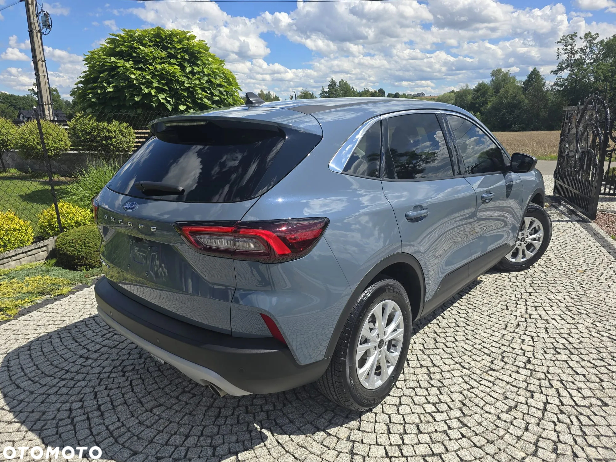 Ford Kuga - 2