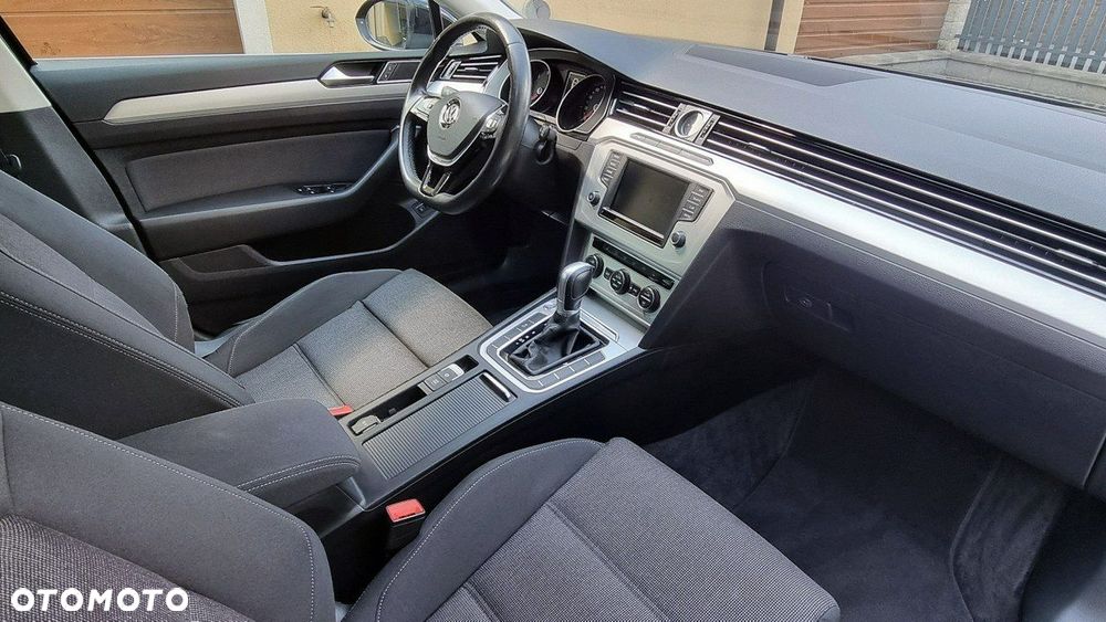 Volkswagen Passat - 13