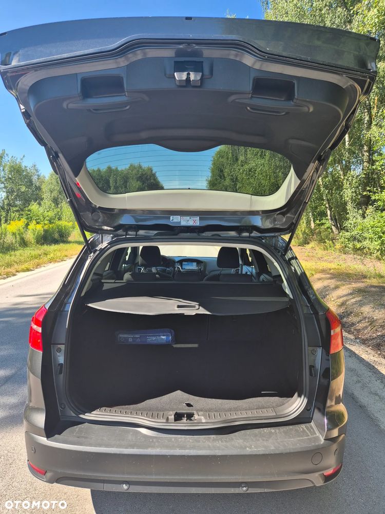 Ford Focus 1.5 TDCi SYNC Edition - 6