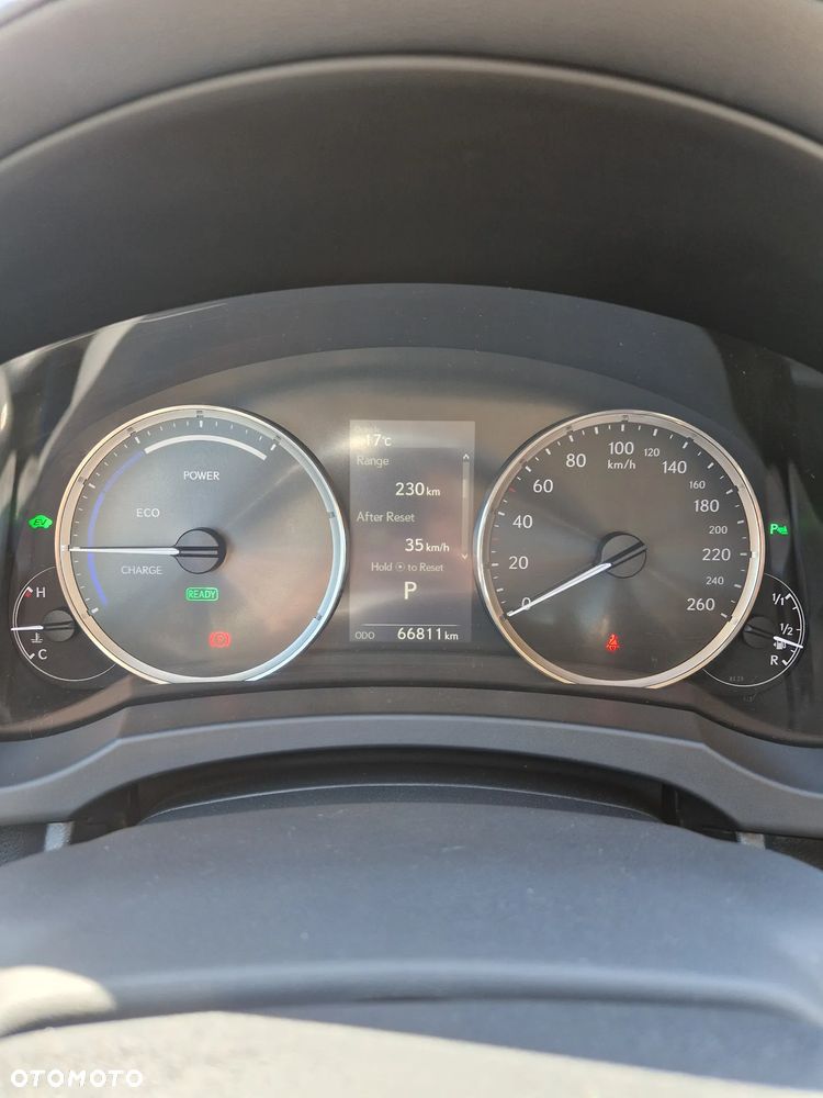 Lexus IS 300h Business Edition - 11