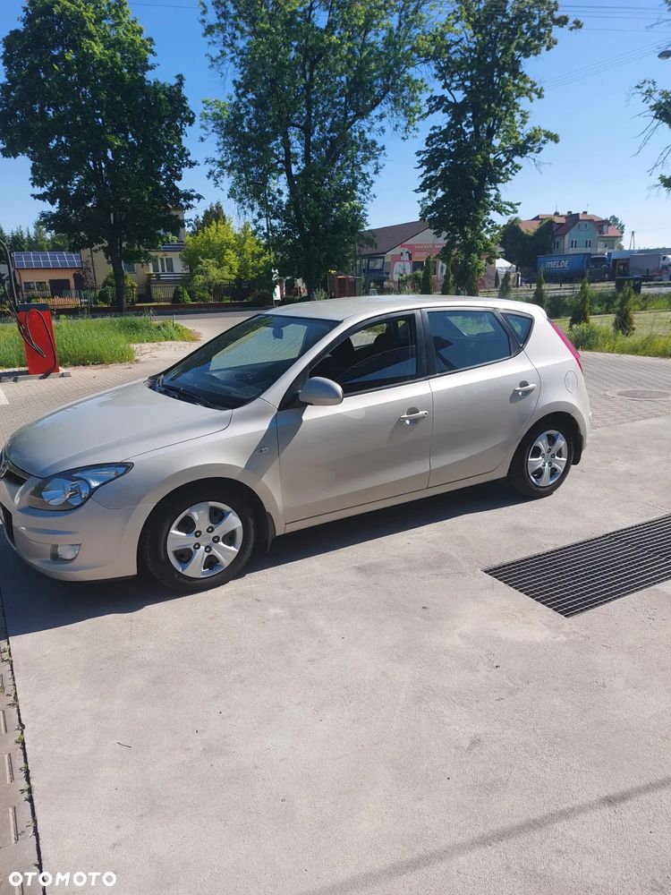 Hyundai i30 1.6 Comfort EU5 - 1