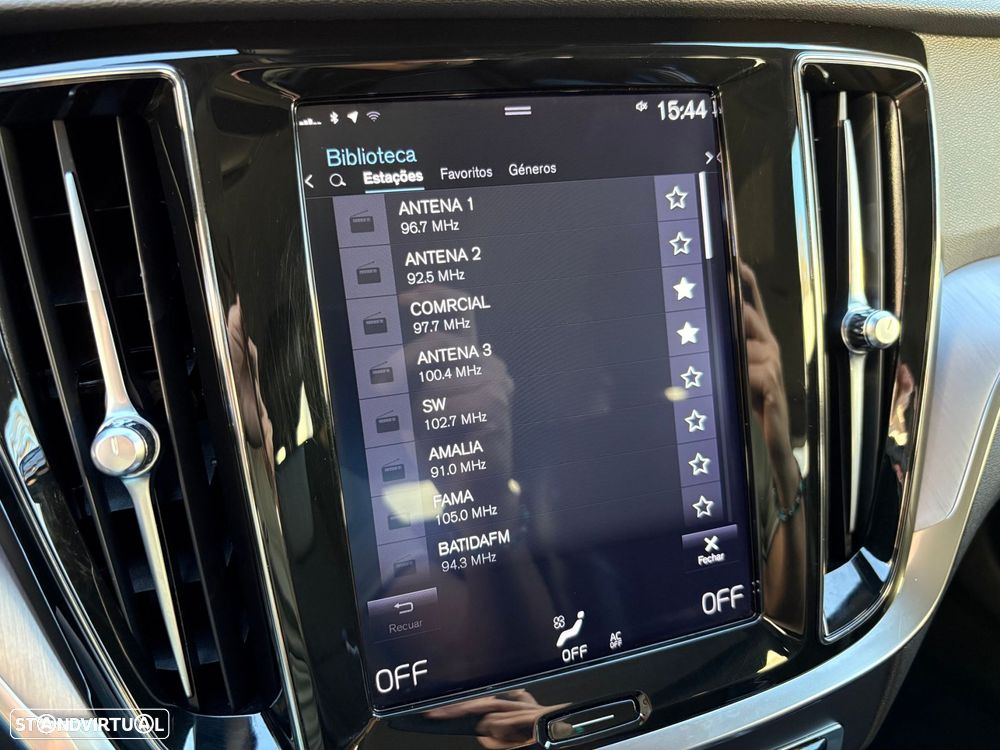 Volvo V60 2.0 D3 Momentum Plus - 19