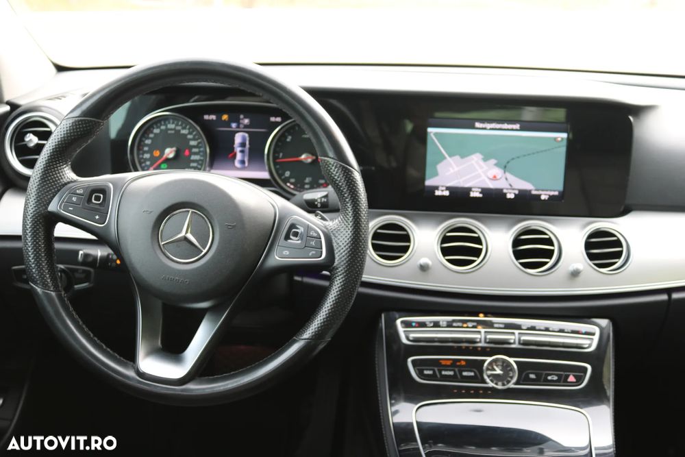 Mercedes-Benz E 220 d 4Matic 9G-TRONIC Avantgarde - 12