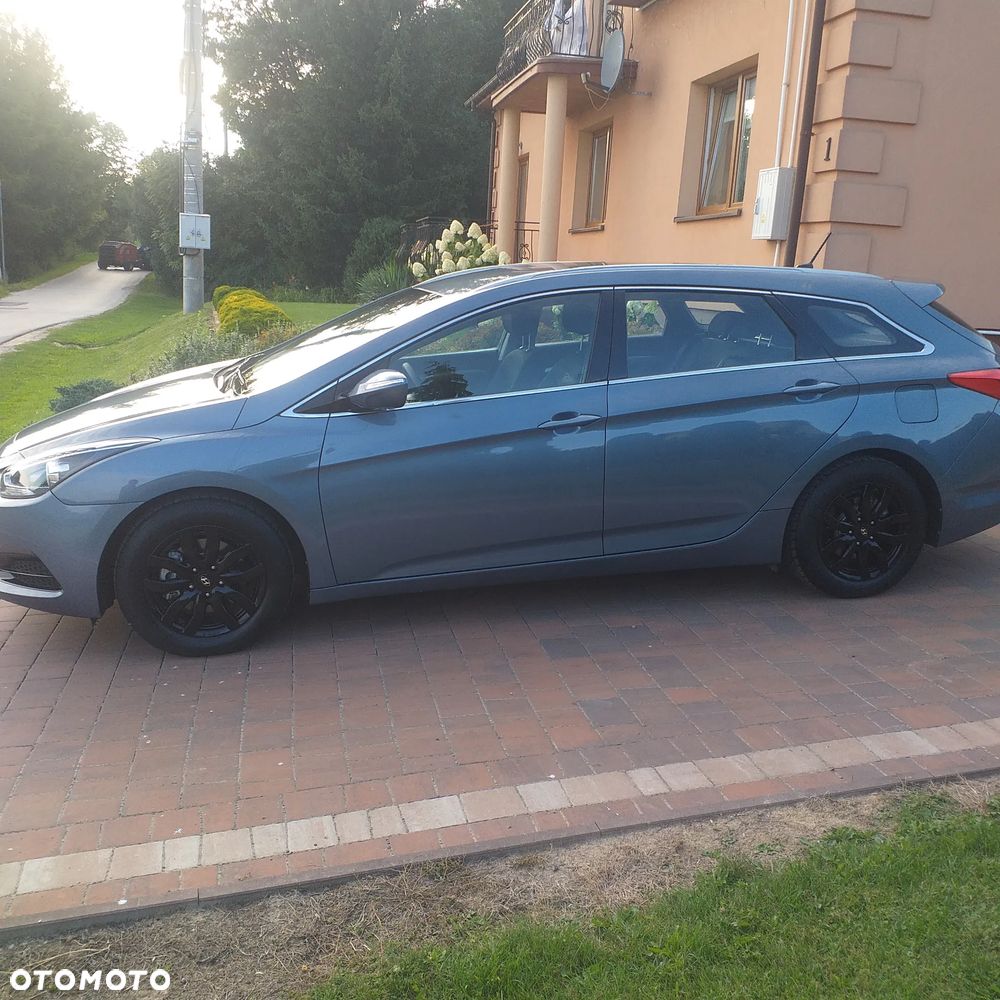 Hyundai i40 Kombi blue 1.6 Trend - 4