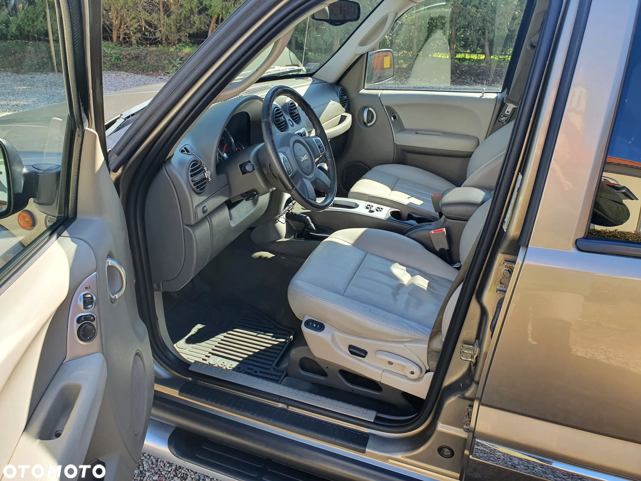 Jeep Liberty 2.8 CRD 4x4 - 9