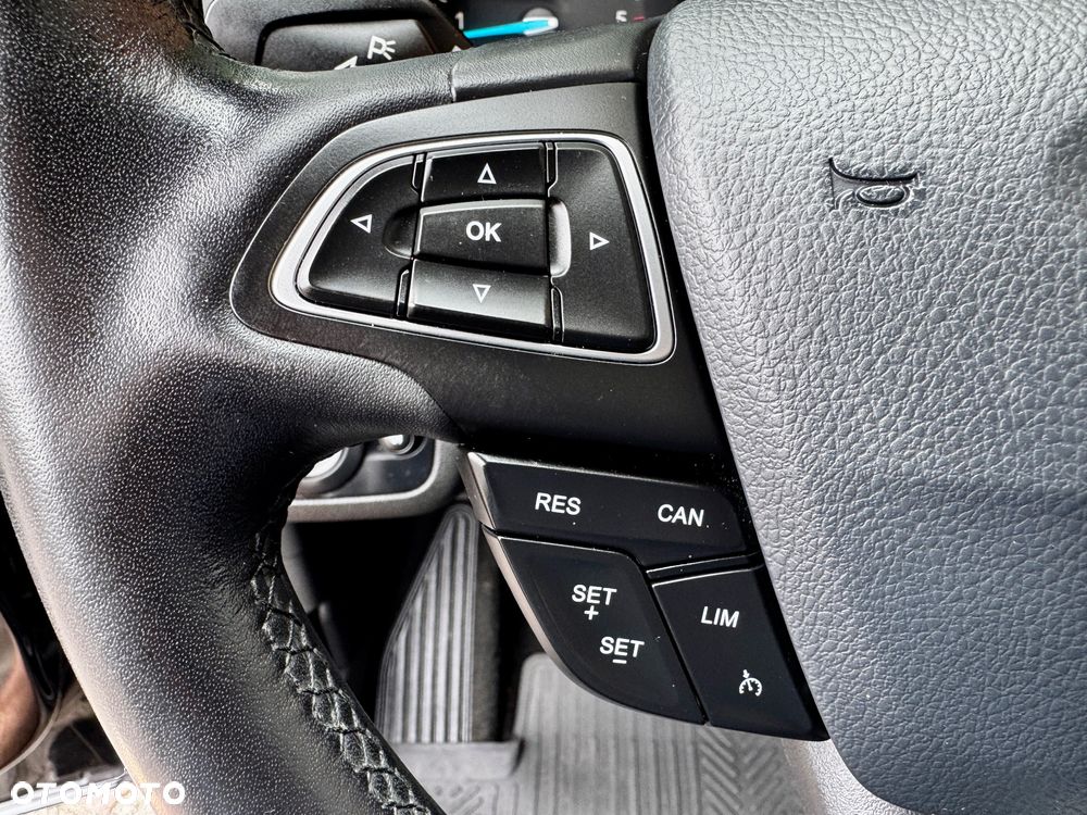 Ford Kuga - 17