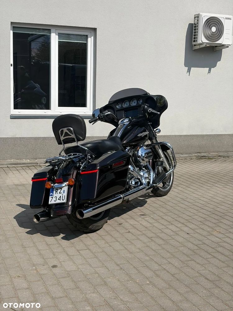 Harley-Davidson Touring Street Glide - 8