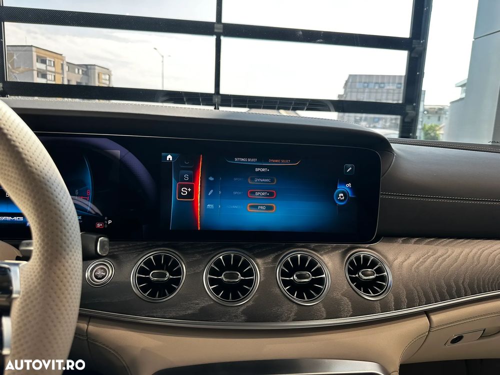 Mercedes-Benz AMG GT 43 4MATIC+ MHEV - 16