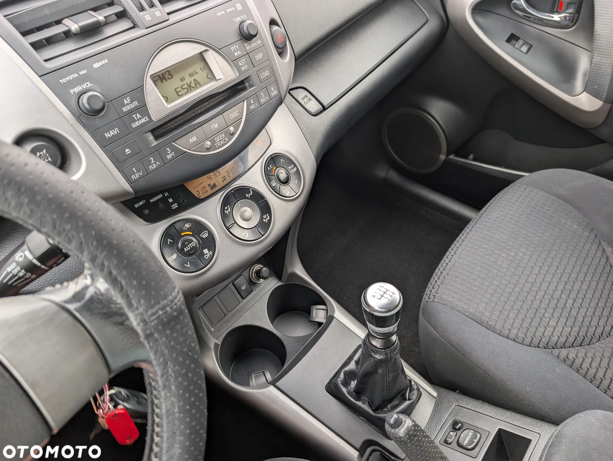 Toyota RAV4 - 24