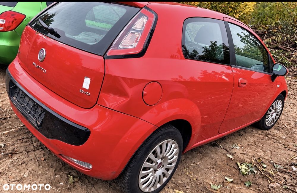 Fiat Grande Punto 2011 photo 3