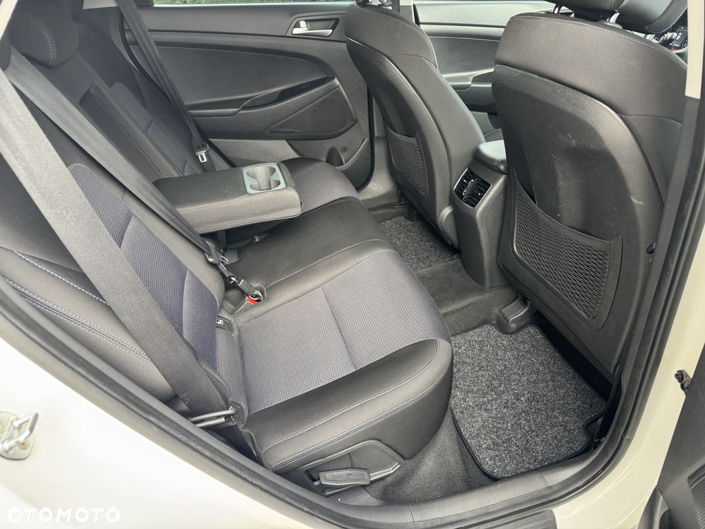 Hyundai Tucson blue 1.7 CRDi 2WD Style - 16