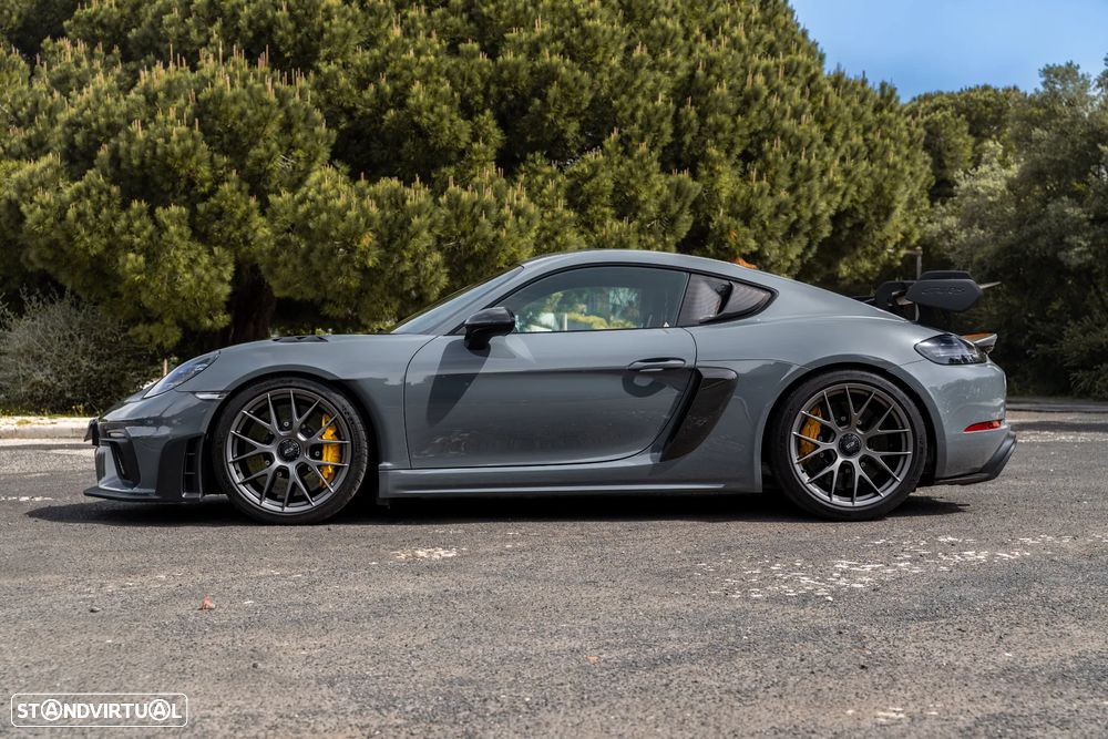 Porsche 718 Cayman GT4 RS - 3