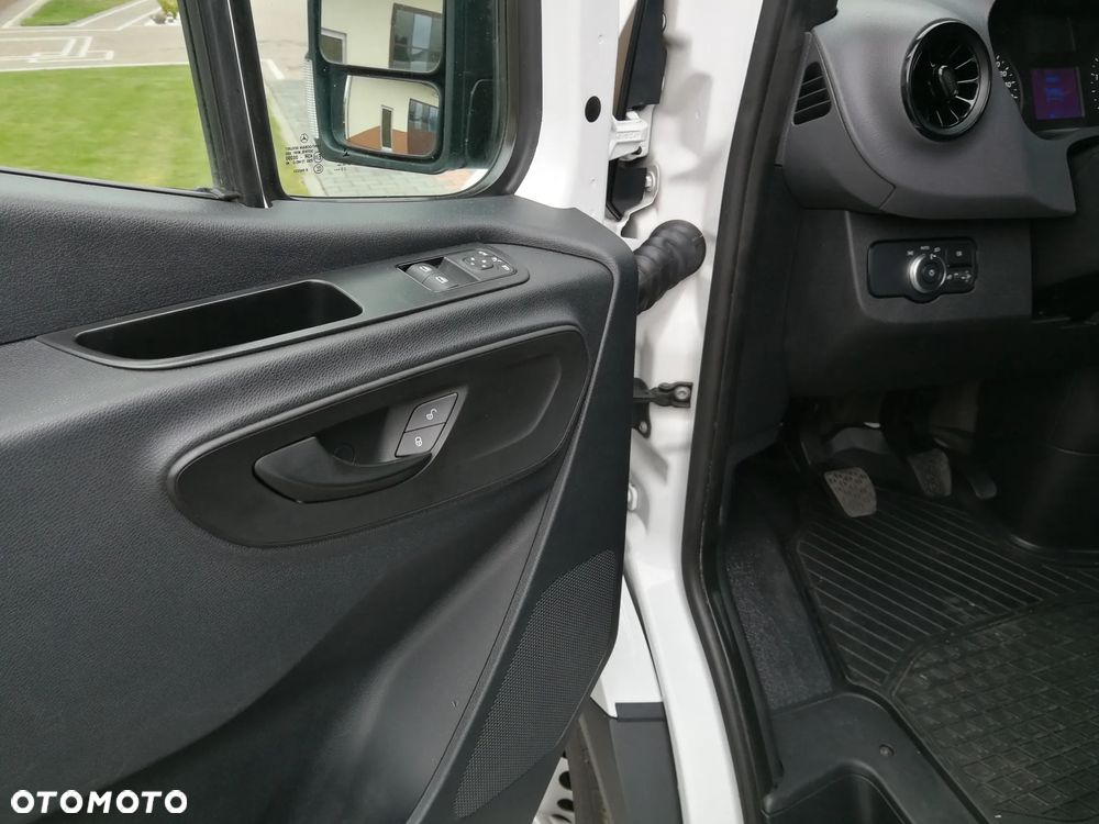 Mercedes-Benz Sprinter 317 - 17
