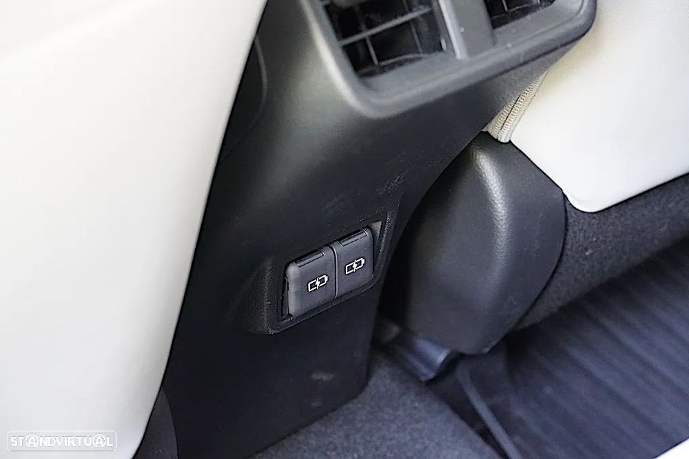 Lexus UX 250h F Sport - 29