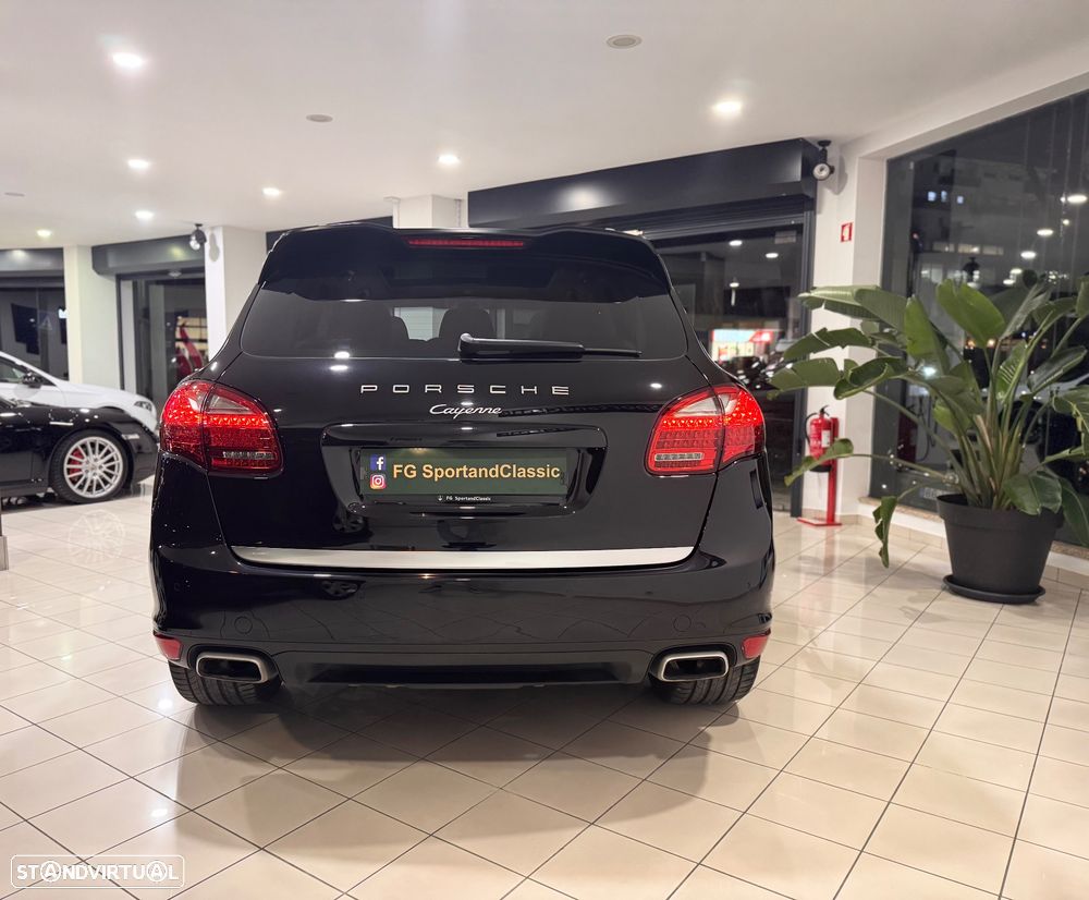 Porsche Cayenne - 8