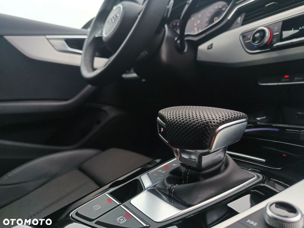 Audi A4 Limousine - 41