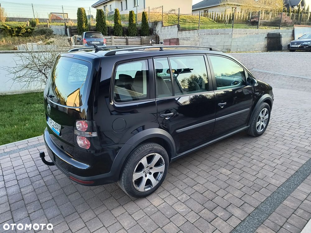 Volkswagen Touran 2.0 TDI DPF Cross DSG - 4