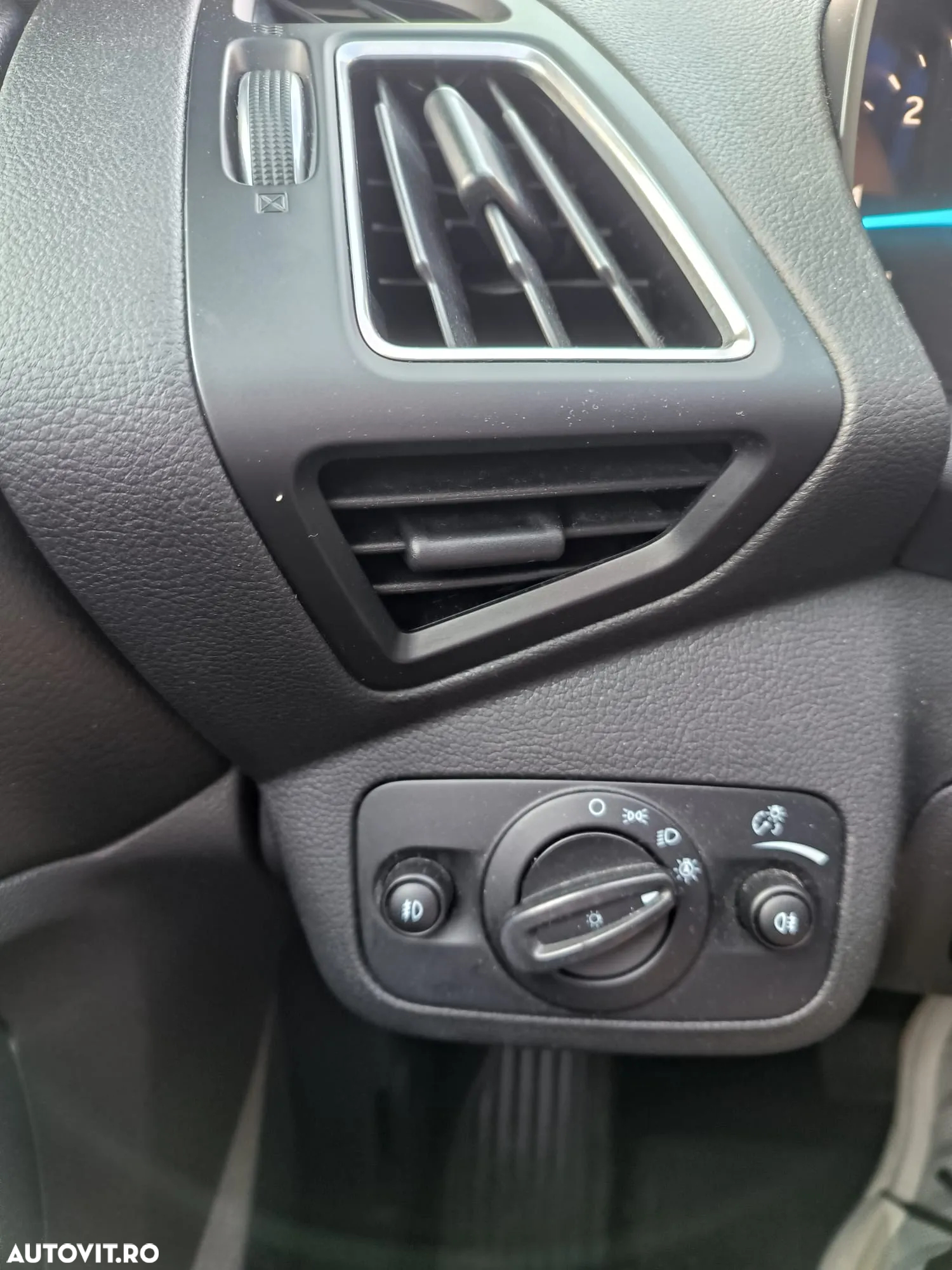 Ford Kuga 2.0 TDCi 4WD Powershift Titanium - 20