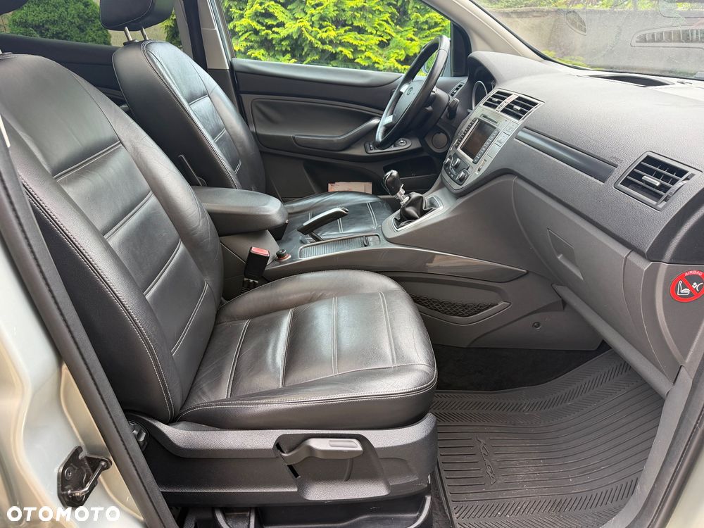 Ford Kuga 2.0 TDCi 4x4 Titanium - 33