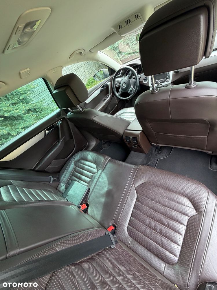 Volkswagen Passat - 10