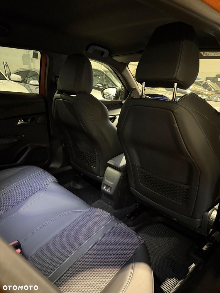 Peugeot 2008 BlueHDi 130 EAT8 GT - 12