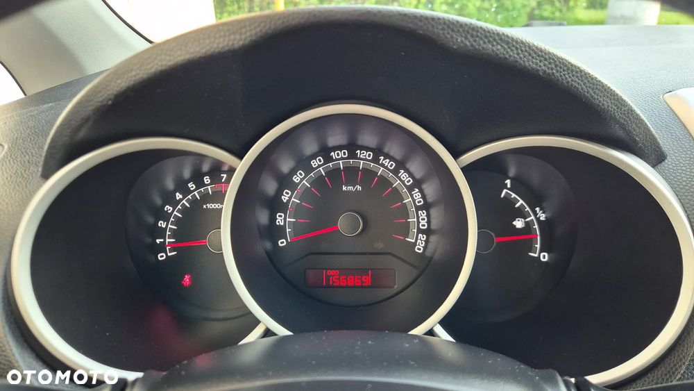Kia Venga 1.4 CVVT Black Collection - 19