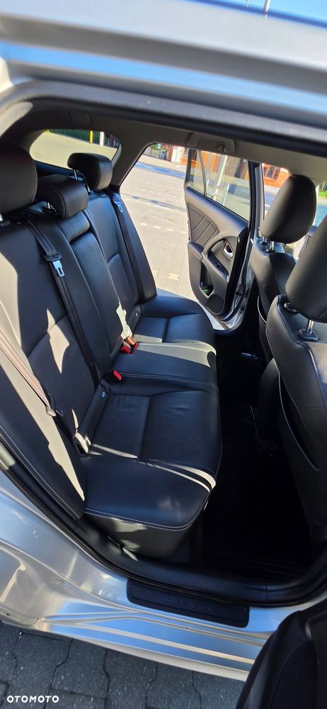 Toyota Avensis 1.8 Premium MS - 21