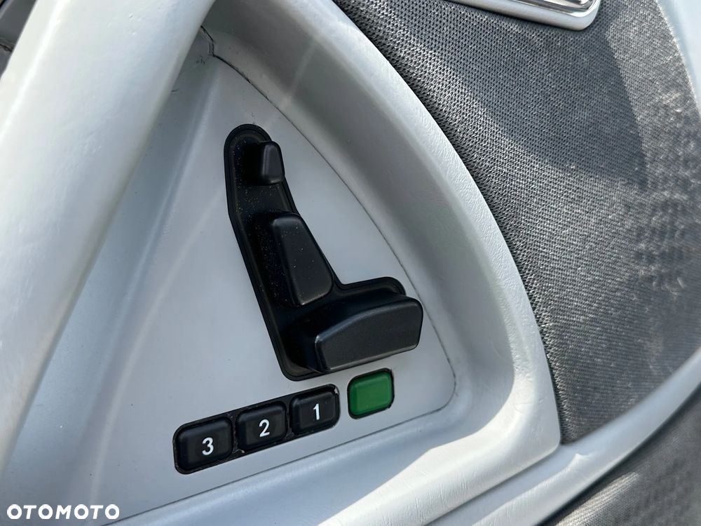 Mercedes-Benz SL - 11