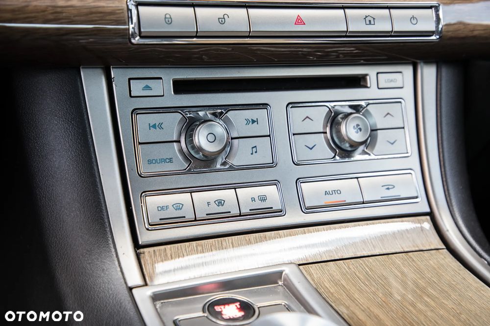 Jaguar XF 4.2 Super V8 - 20